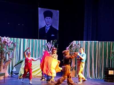 SEVİMLİ DOSTLAR MÜZİKALİ